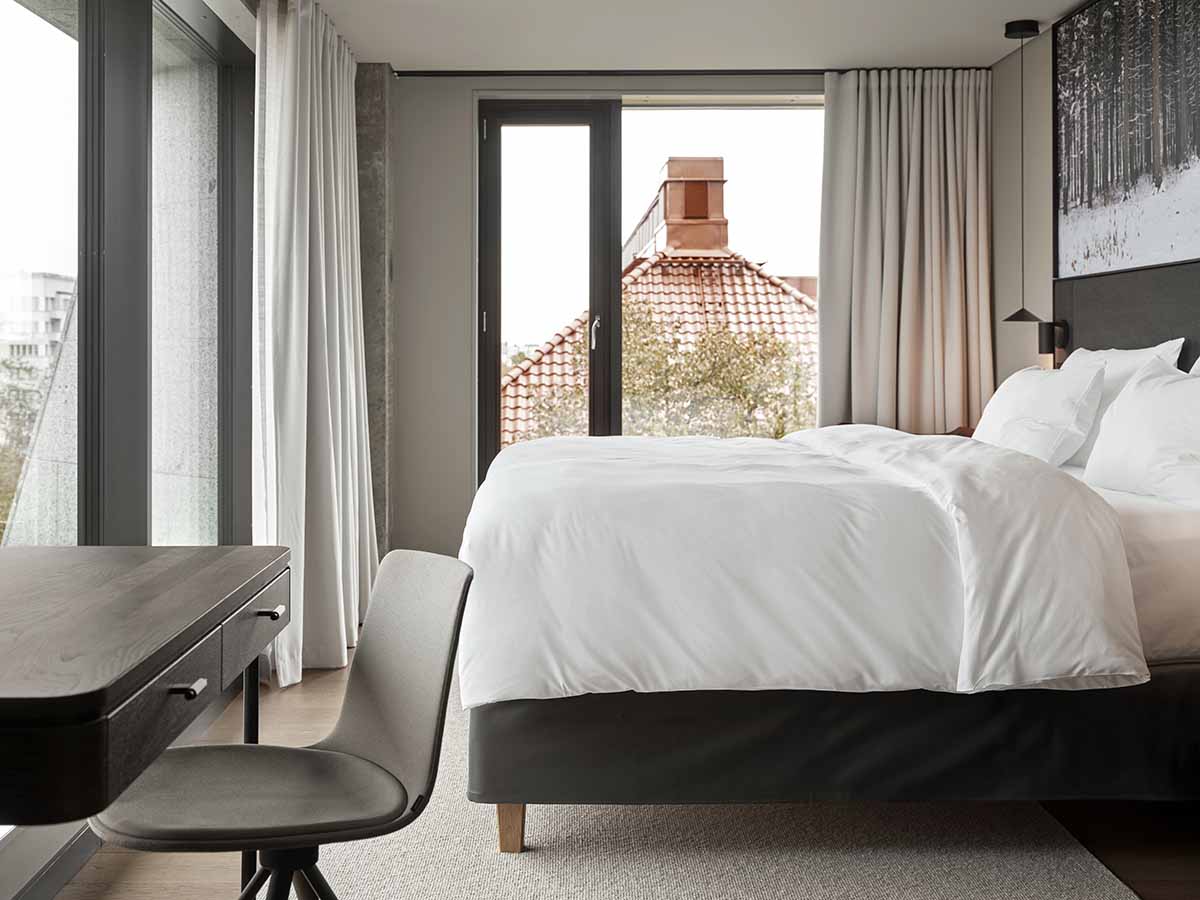 Radisson Red Helsinki, Fyra