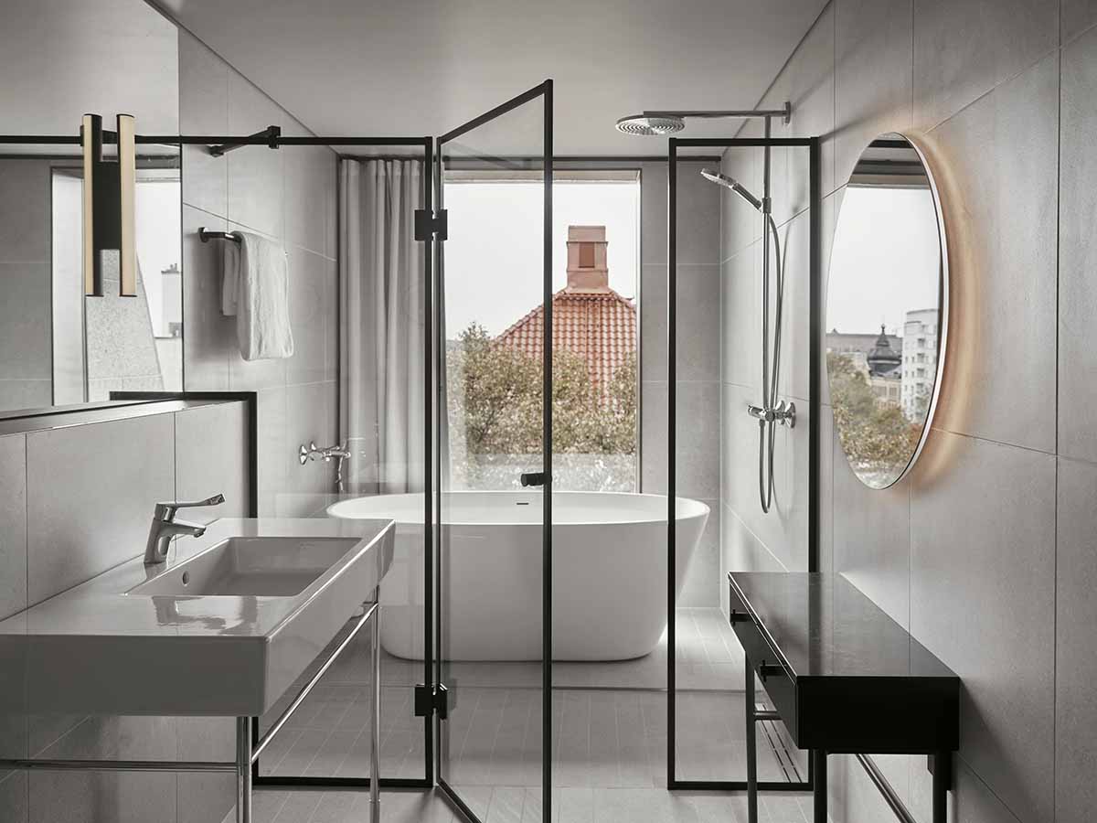 Radisson Red Helsinki, Fyra