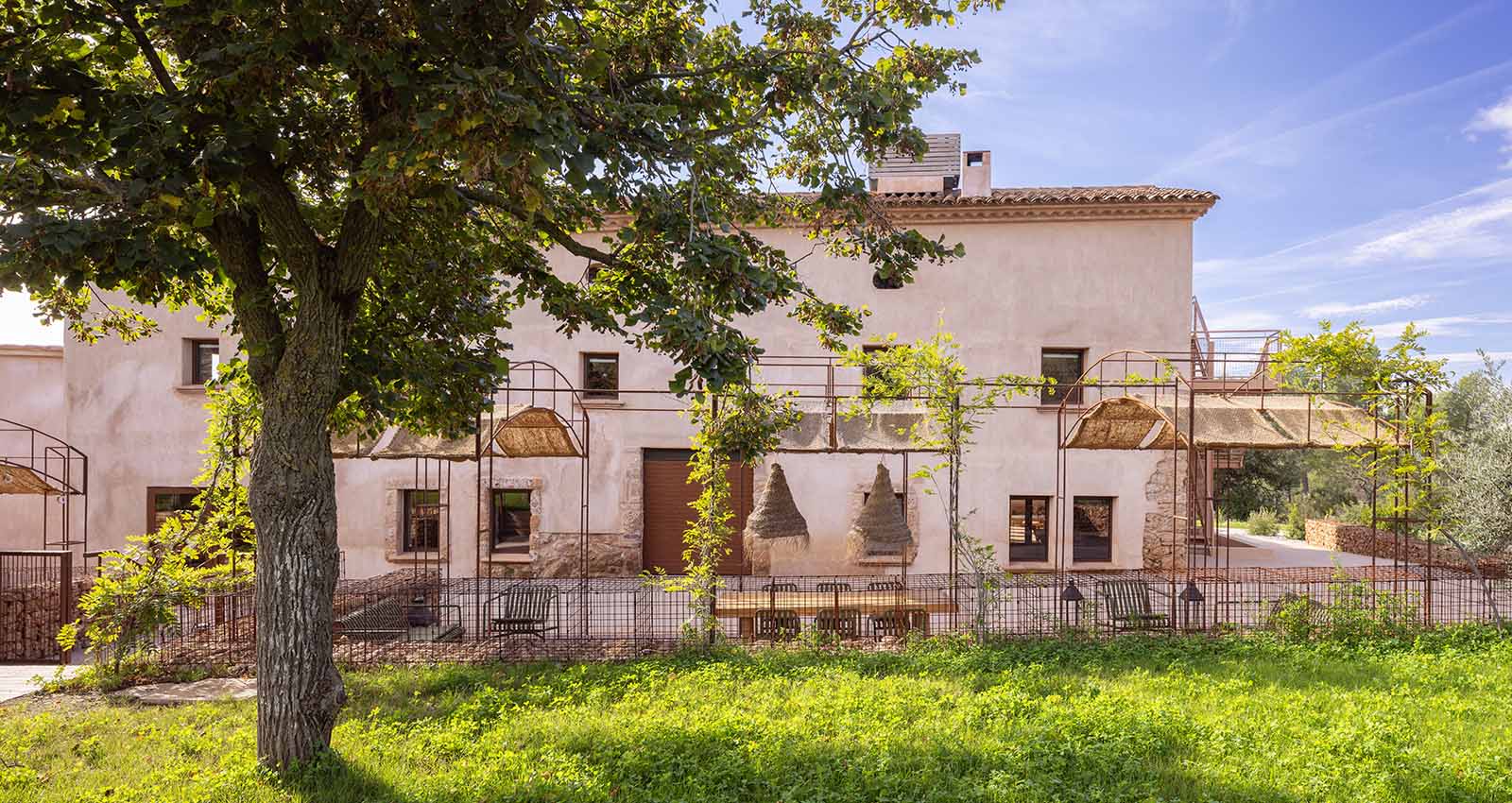 Masía Can Farrés, el paisaje mágico de Montserrat